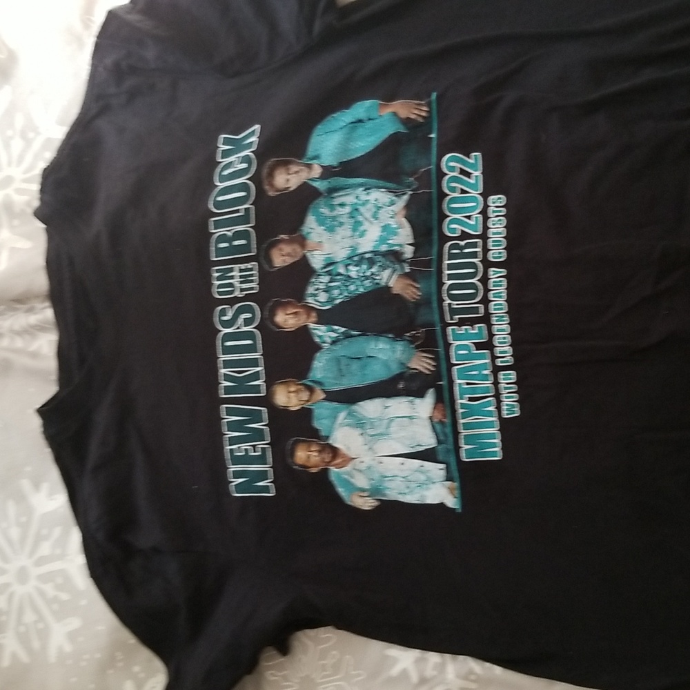 New Kids on the Block mixtape tour 2022 concert T-shirt size medium
